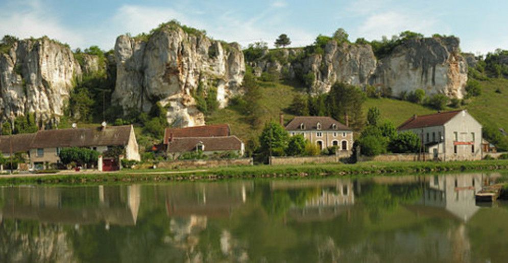 Business and/or Commercial Premises à Merry-sur-Yonne