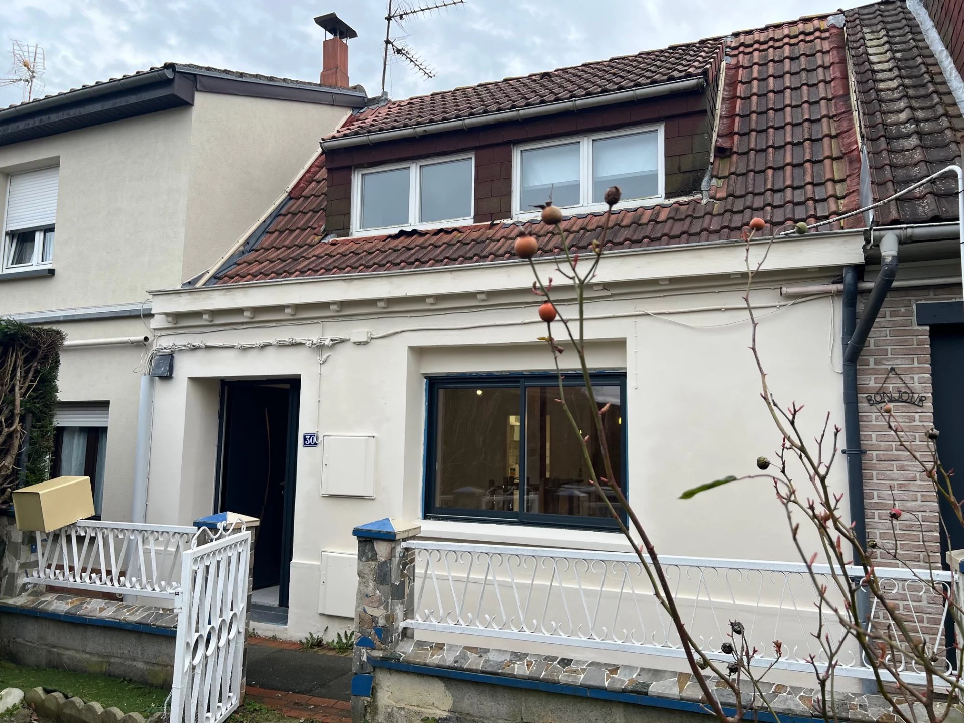 LEERS. Maison flamande 3 PIECES 77 m² Jardin