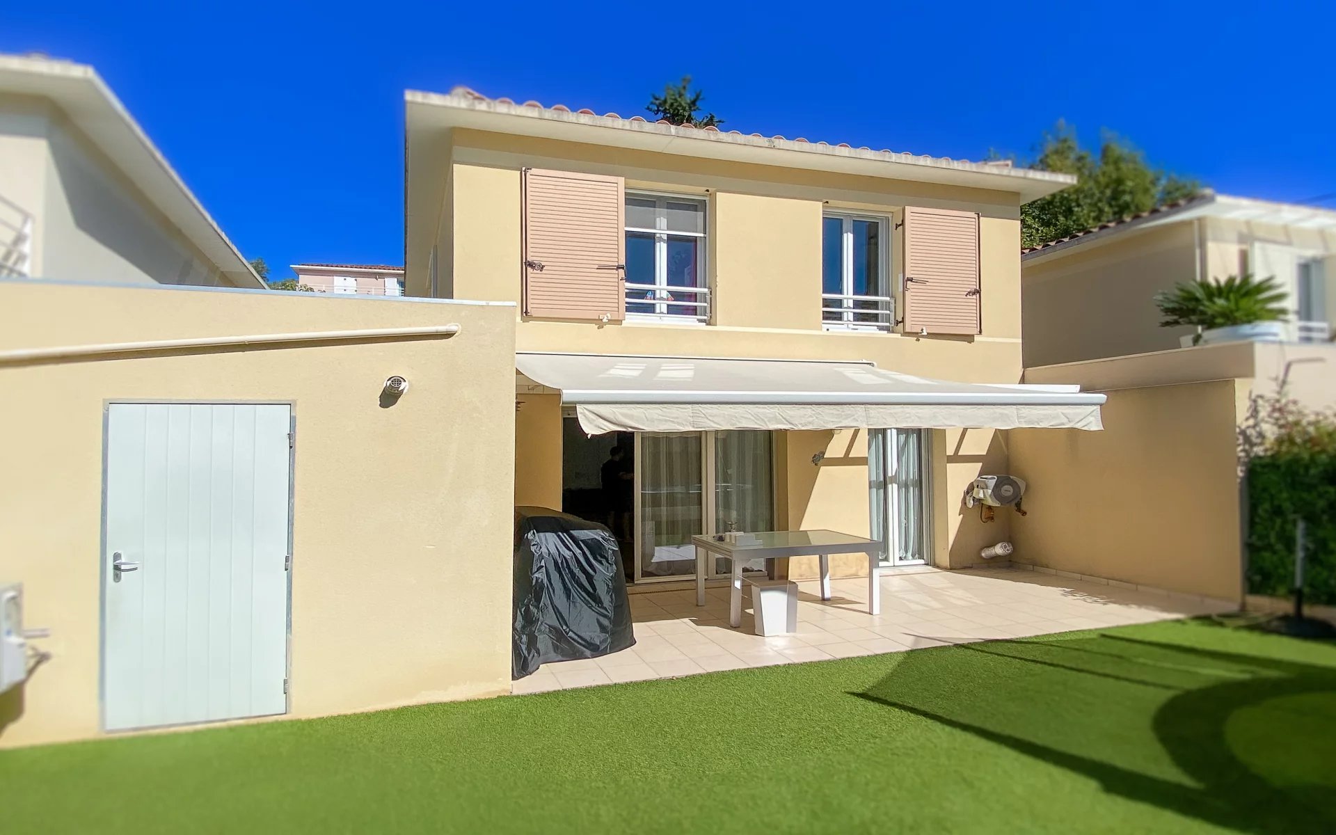 Maison à La Roquette-sur-Siagne