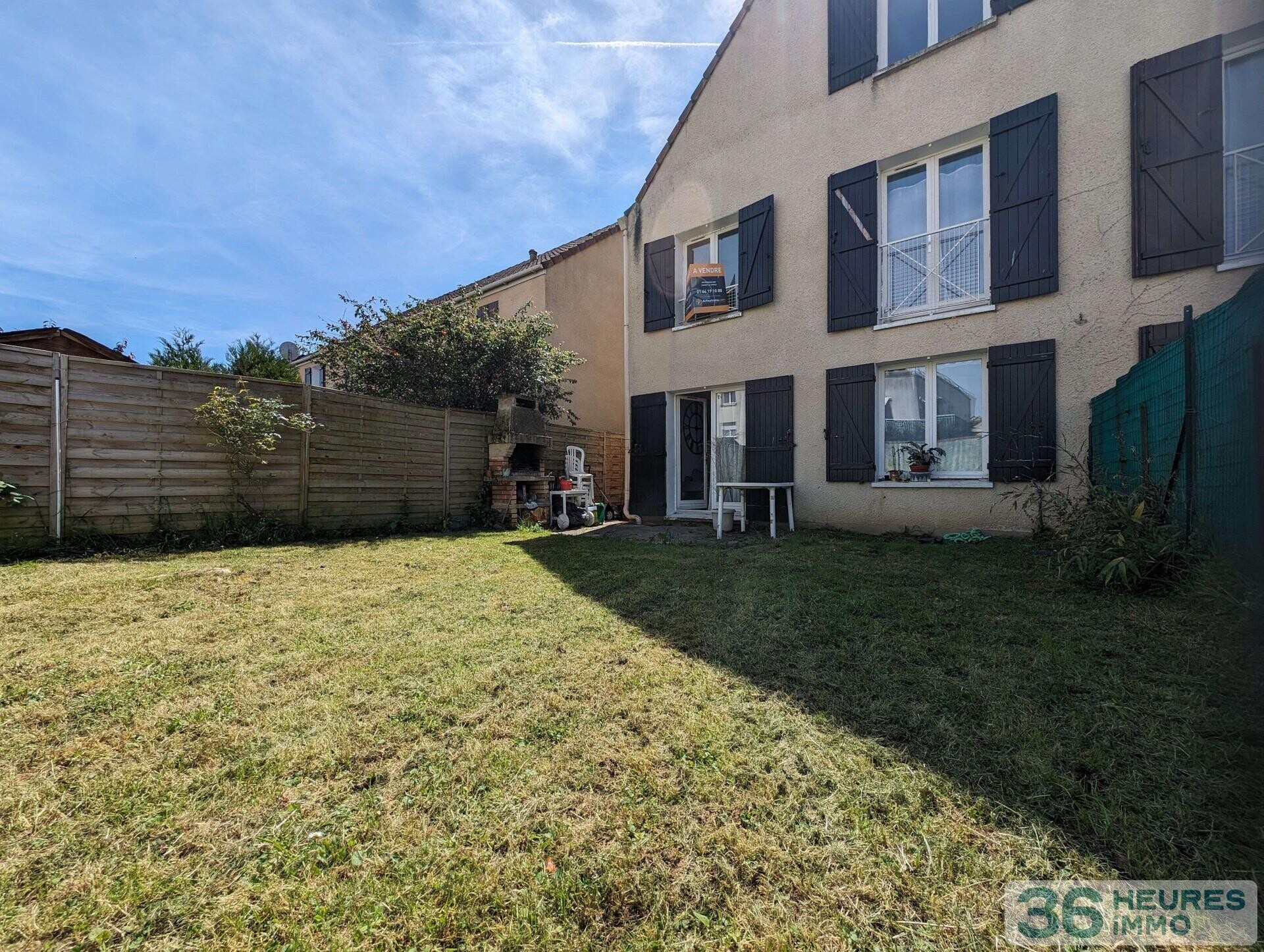 Emplacement Idéal - 3 Chambres - Joli Jardin - Garage