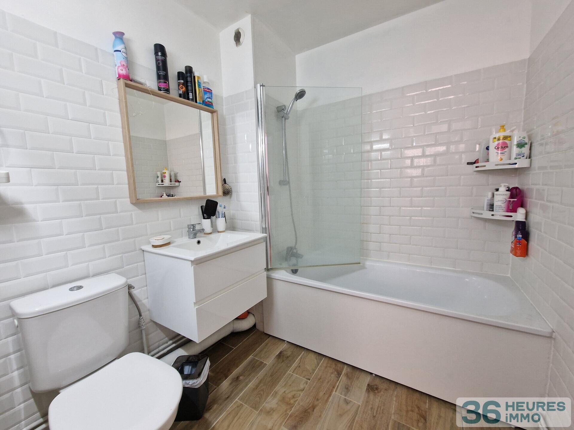 Emplacement Idéal - 3 Chambres - Joli Jardin - Garage