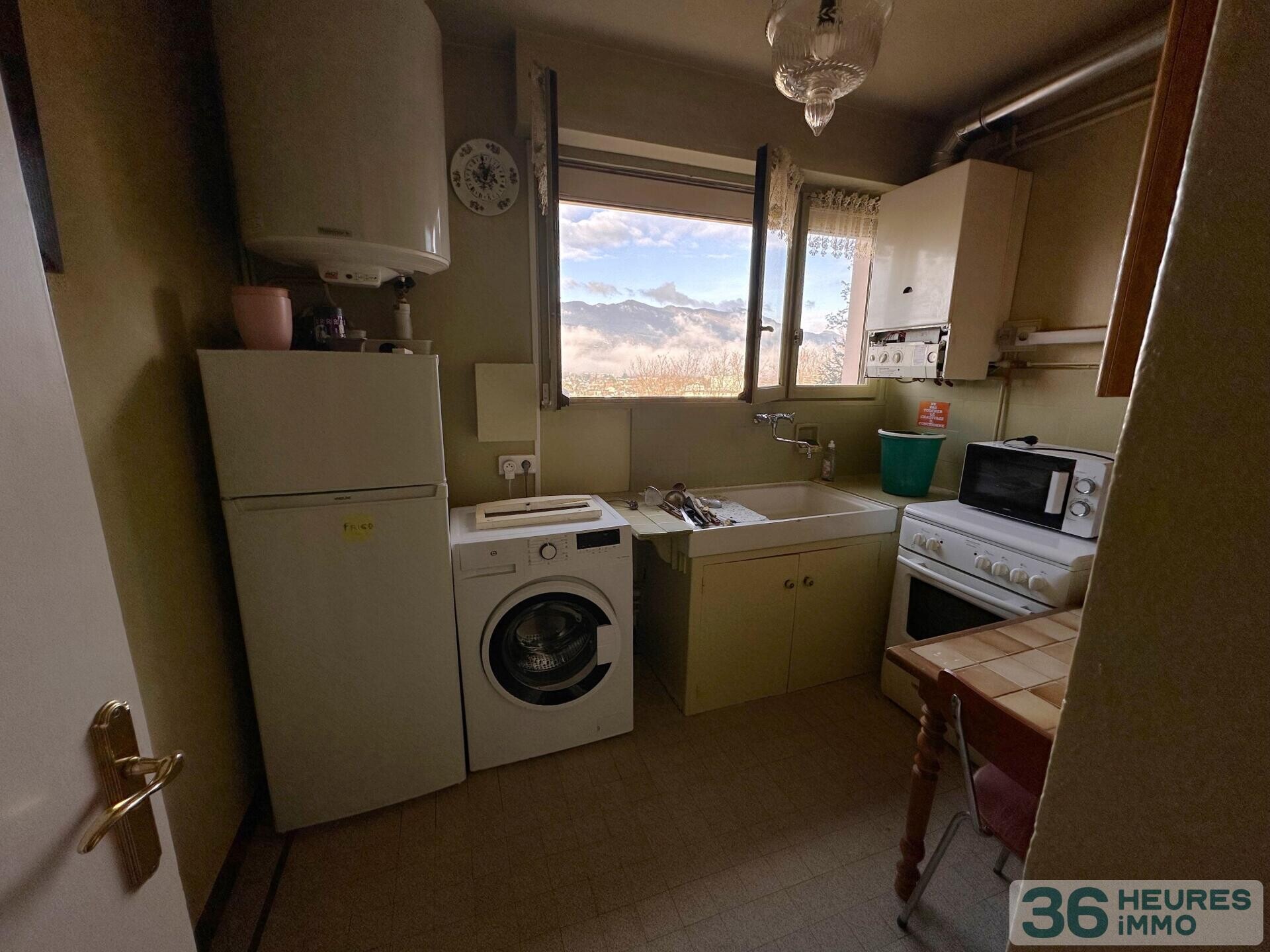 Appartement T2 à rénover avec vue sur le lac et les montagnes