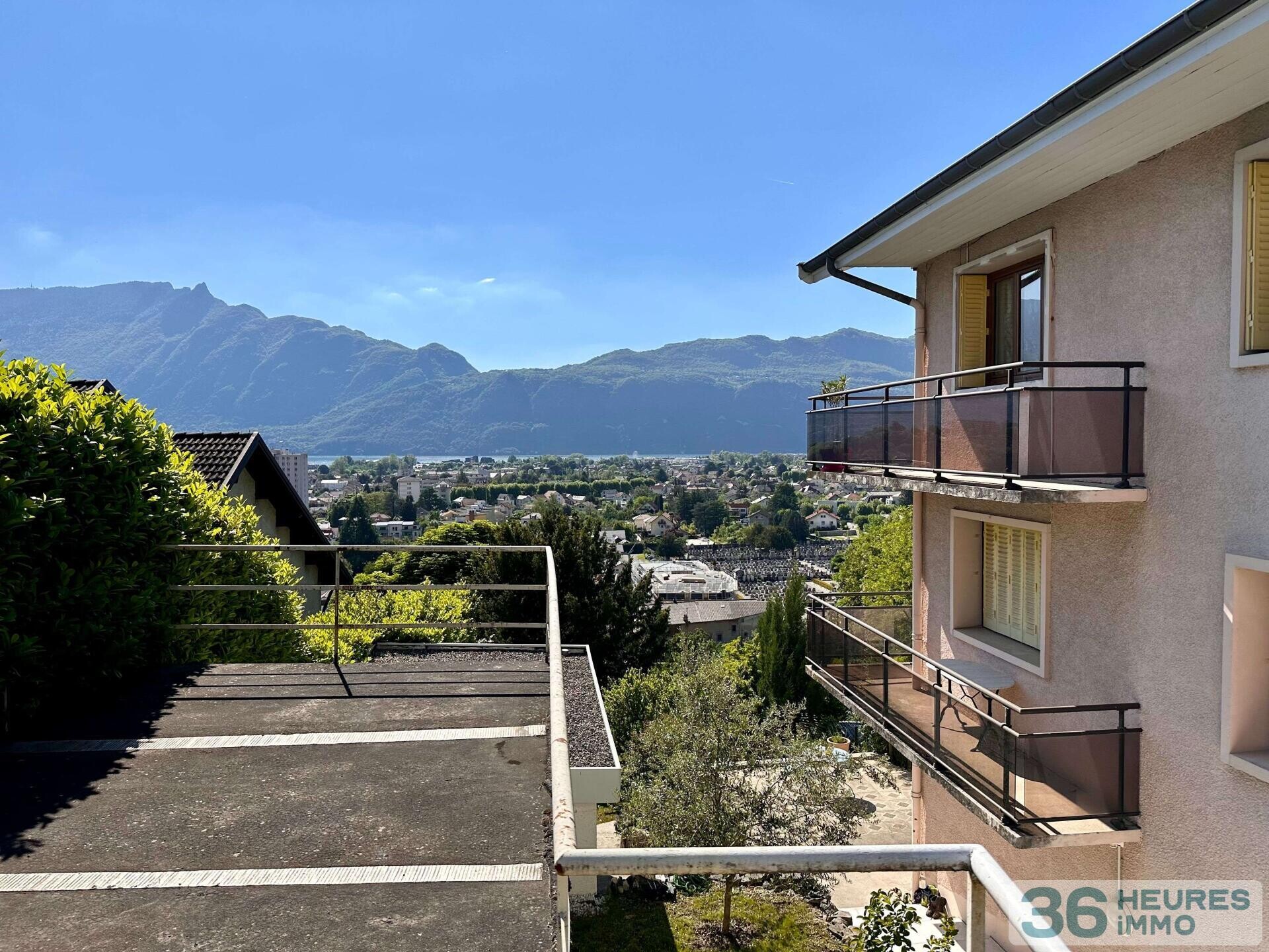 Appartement T2 à rénover avec vue sur le lac et les montagnes