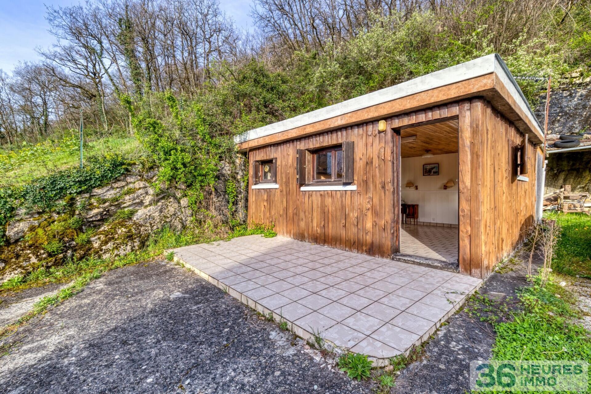 Maison avec grand terrain