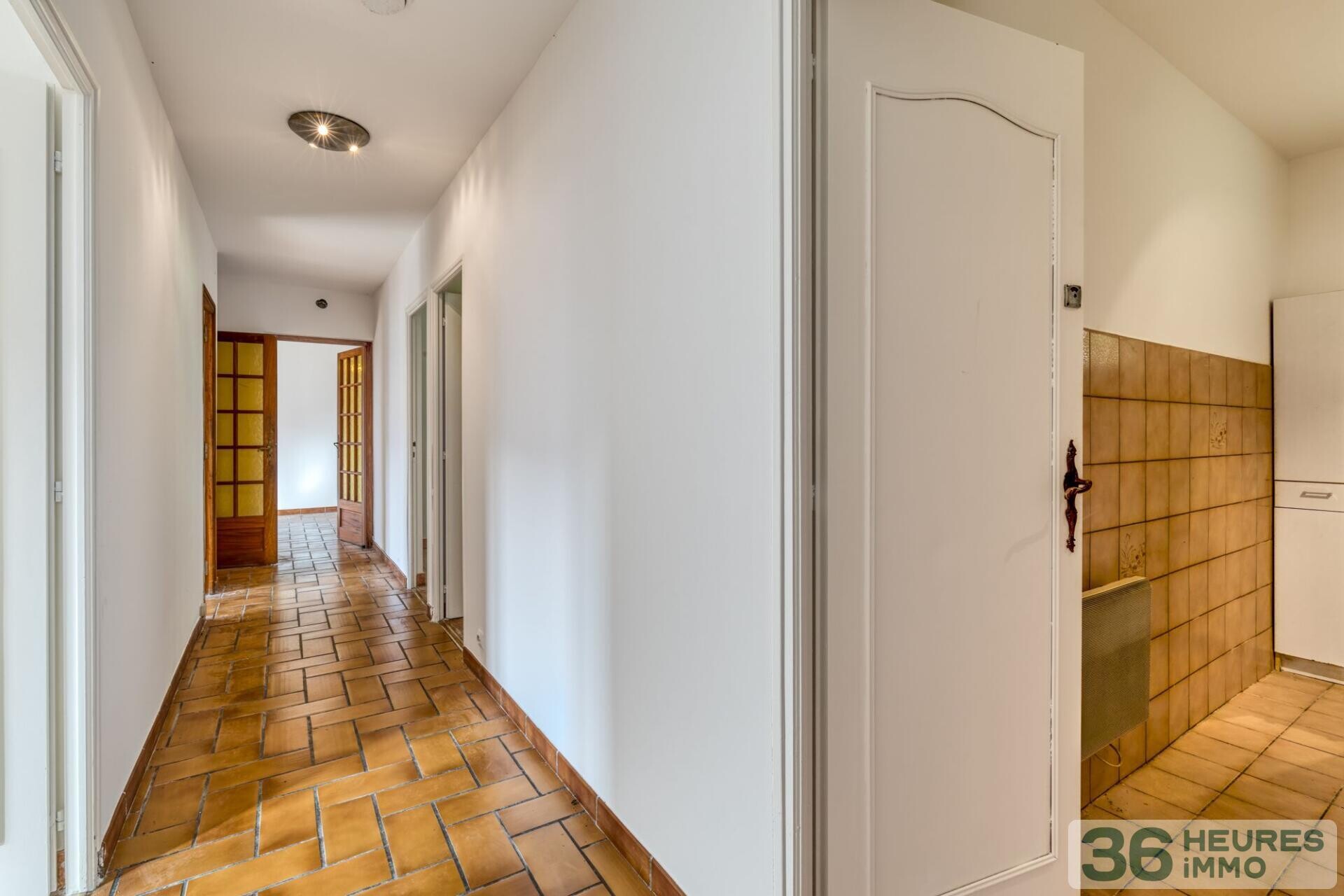 Maison avec grand terrain