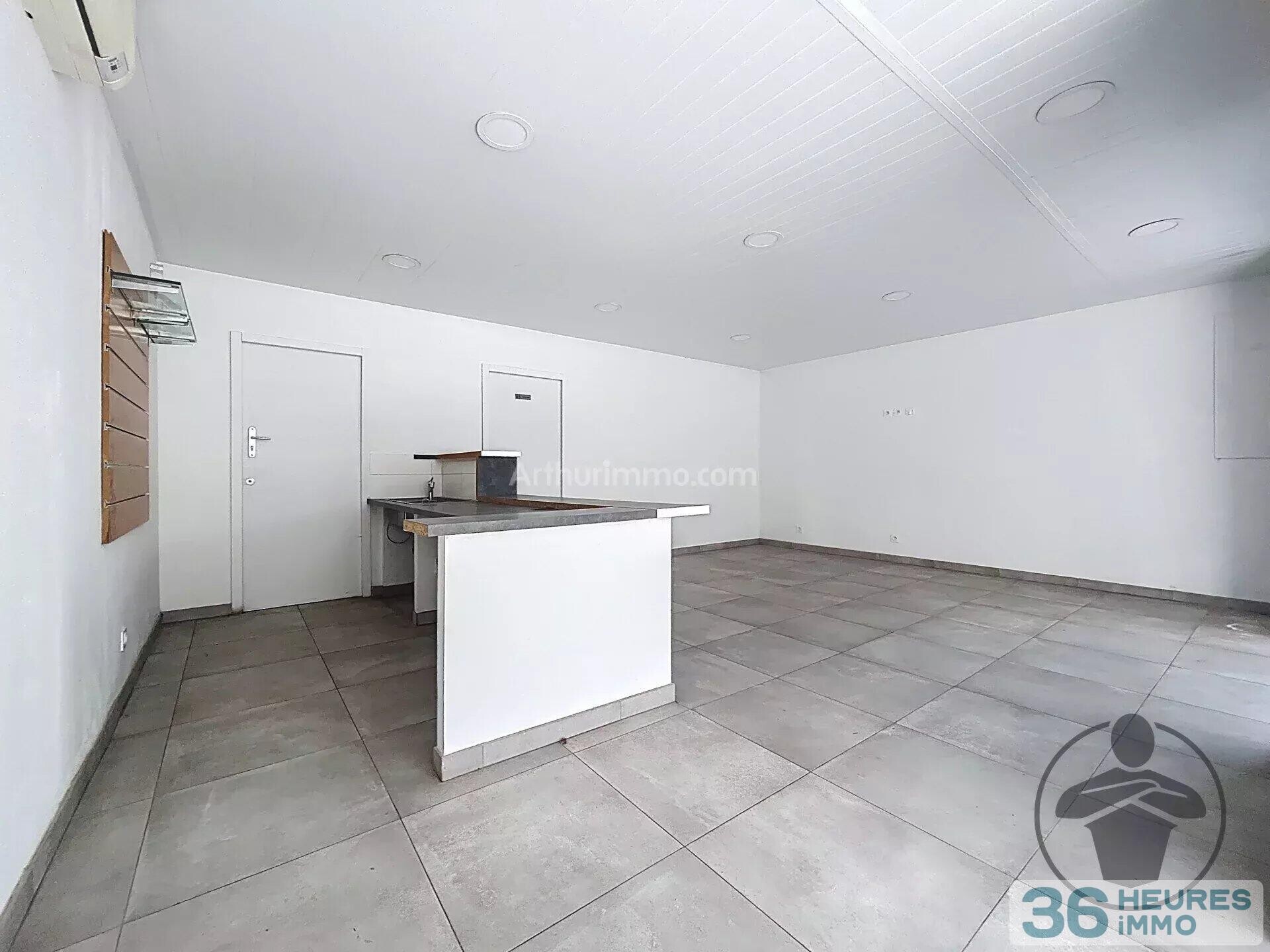 Immeuble 10 pièces en centre-ville de Coutras