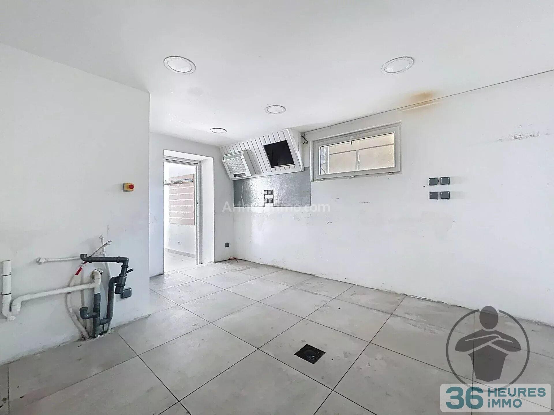 Immeuble 10 pièces en centre-ville de Coutras