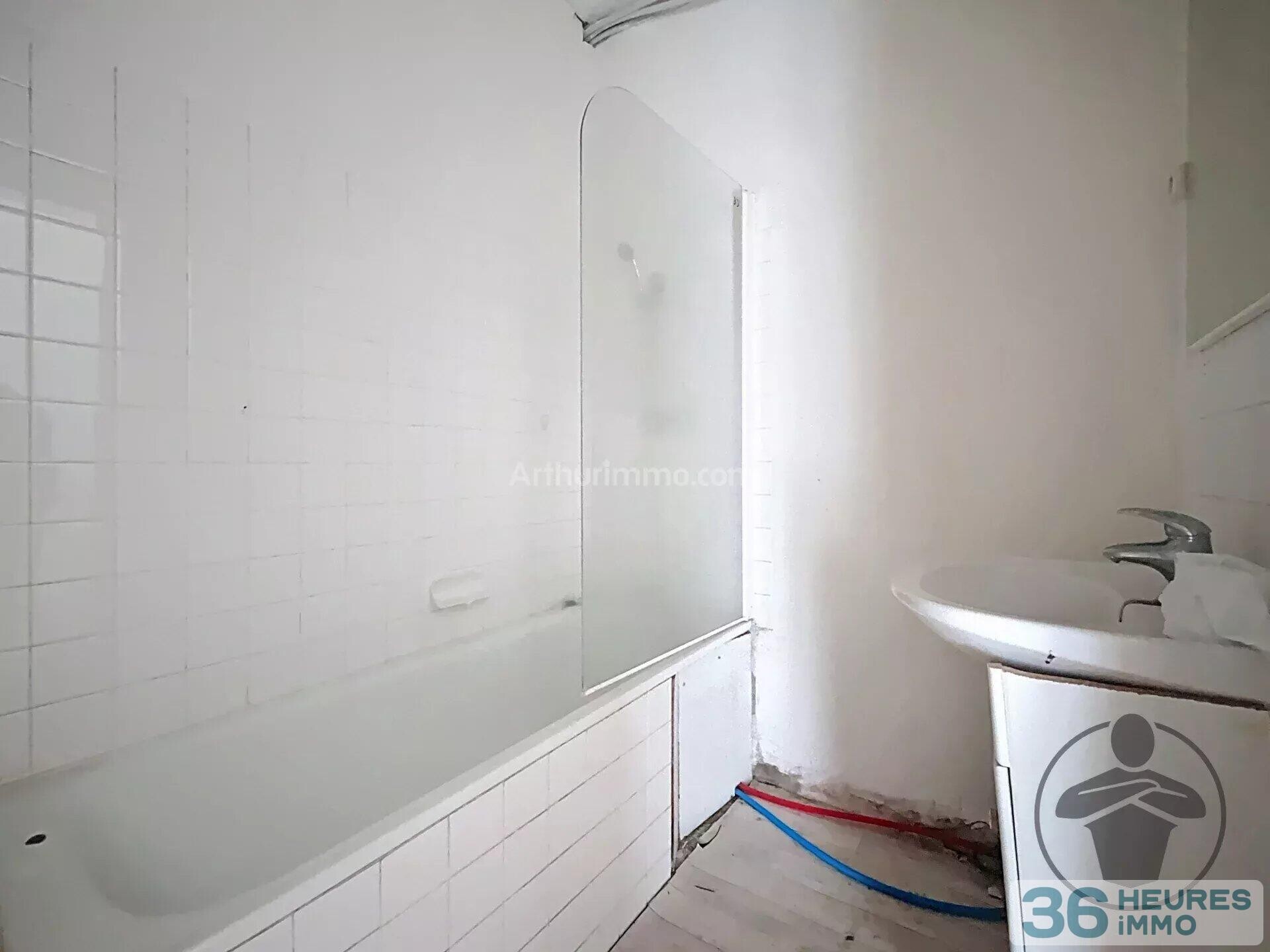 Immeuble 10 pièces en centre-ville de Coutras