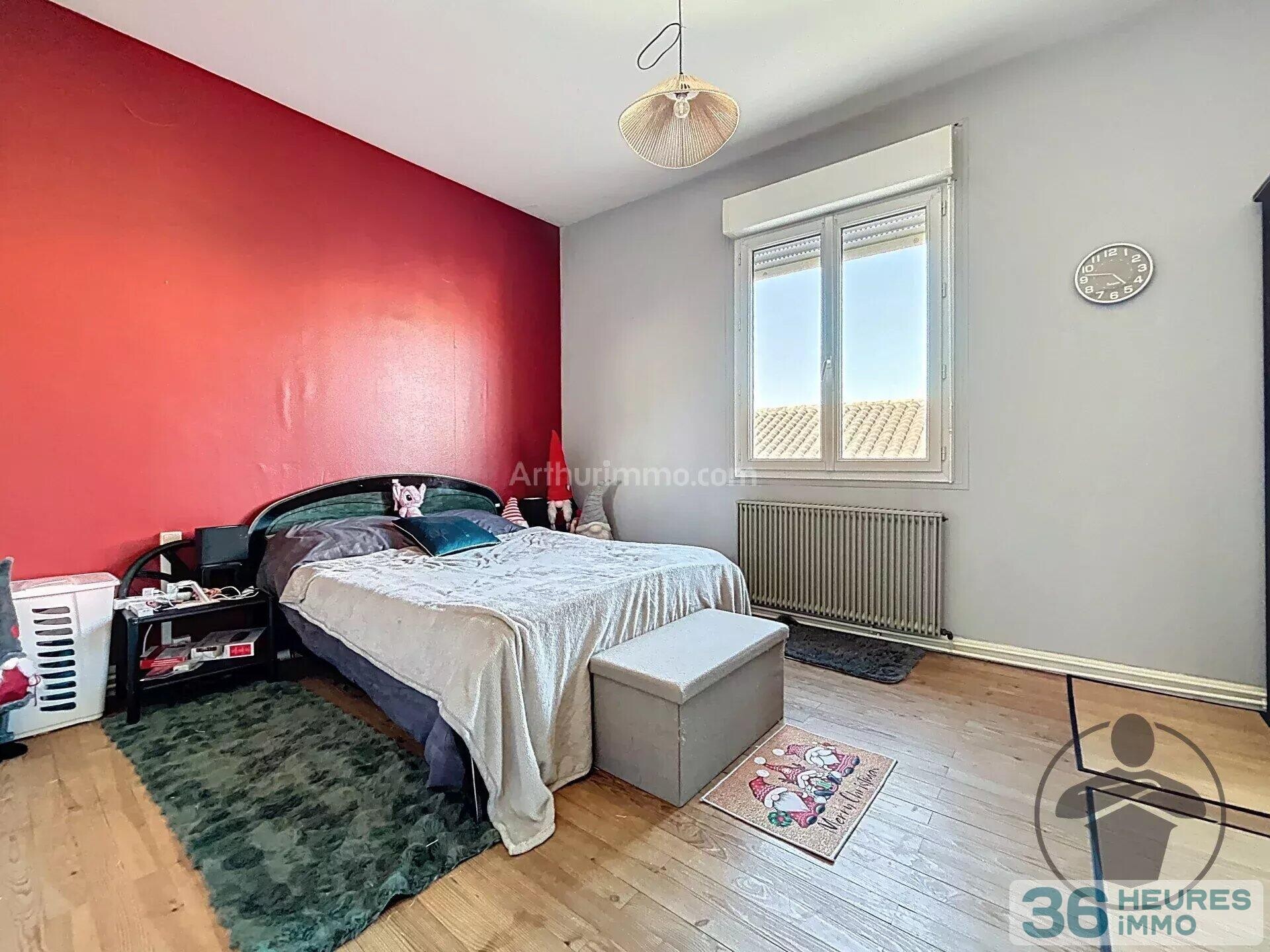 Immeuble 10 pièces en centre-ville de Coutras