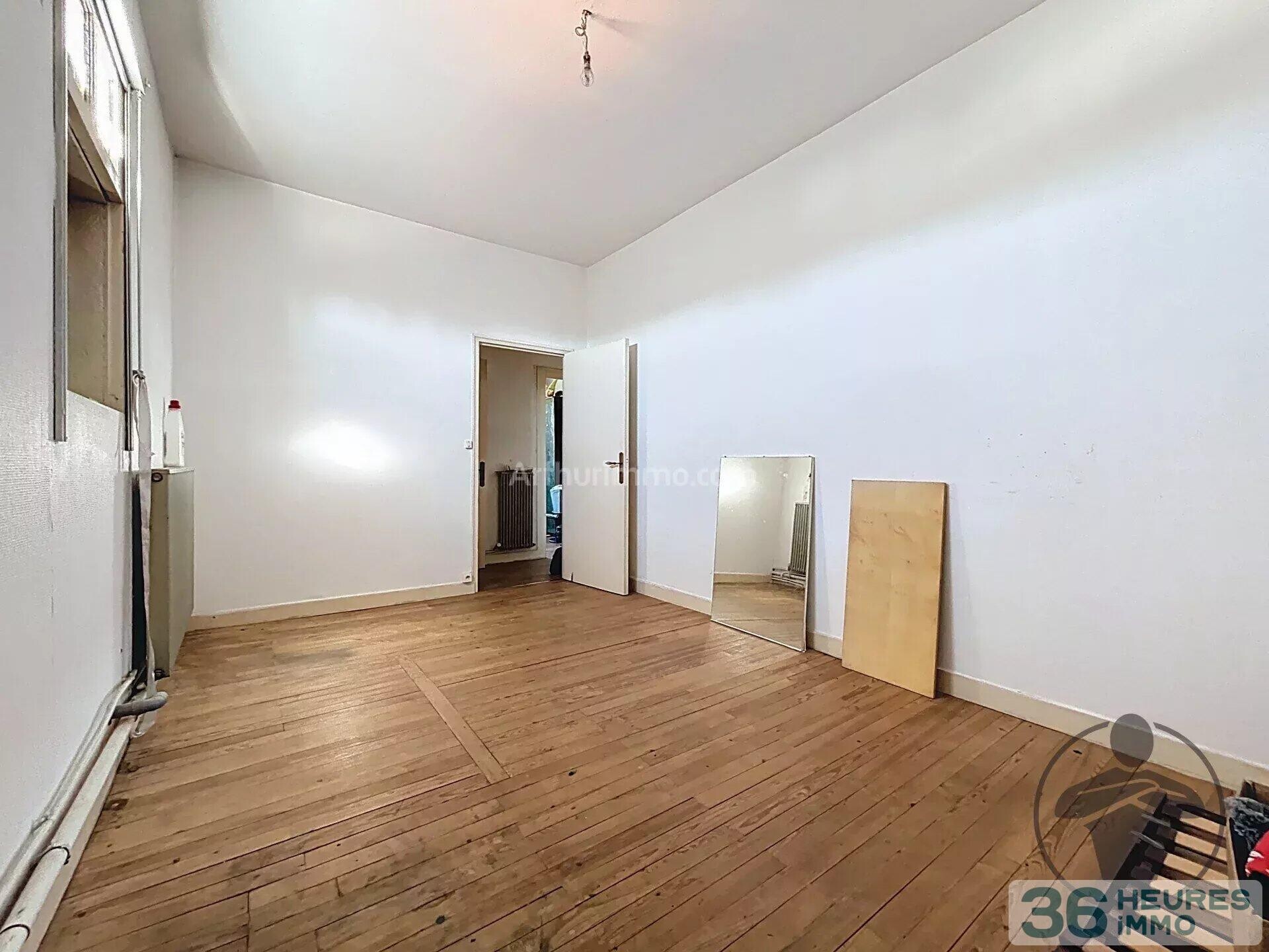 Immeuble 10 pièces en centre-ville de Coutras