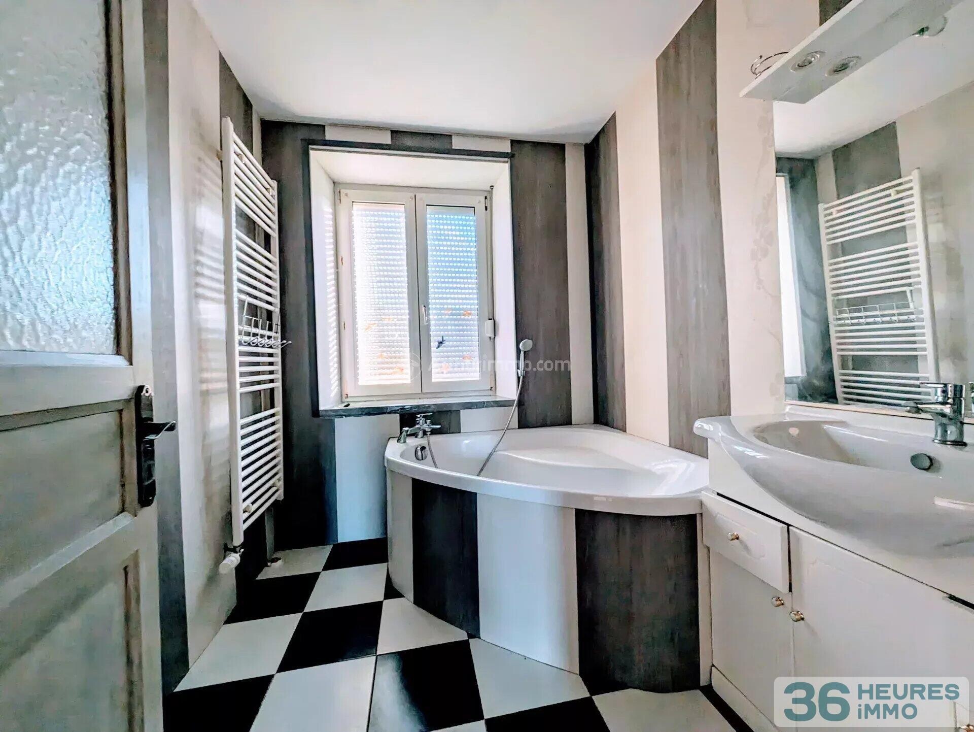 PAVILLON INDEPENDANT