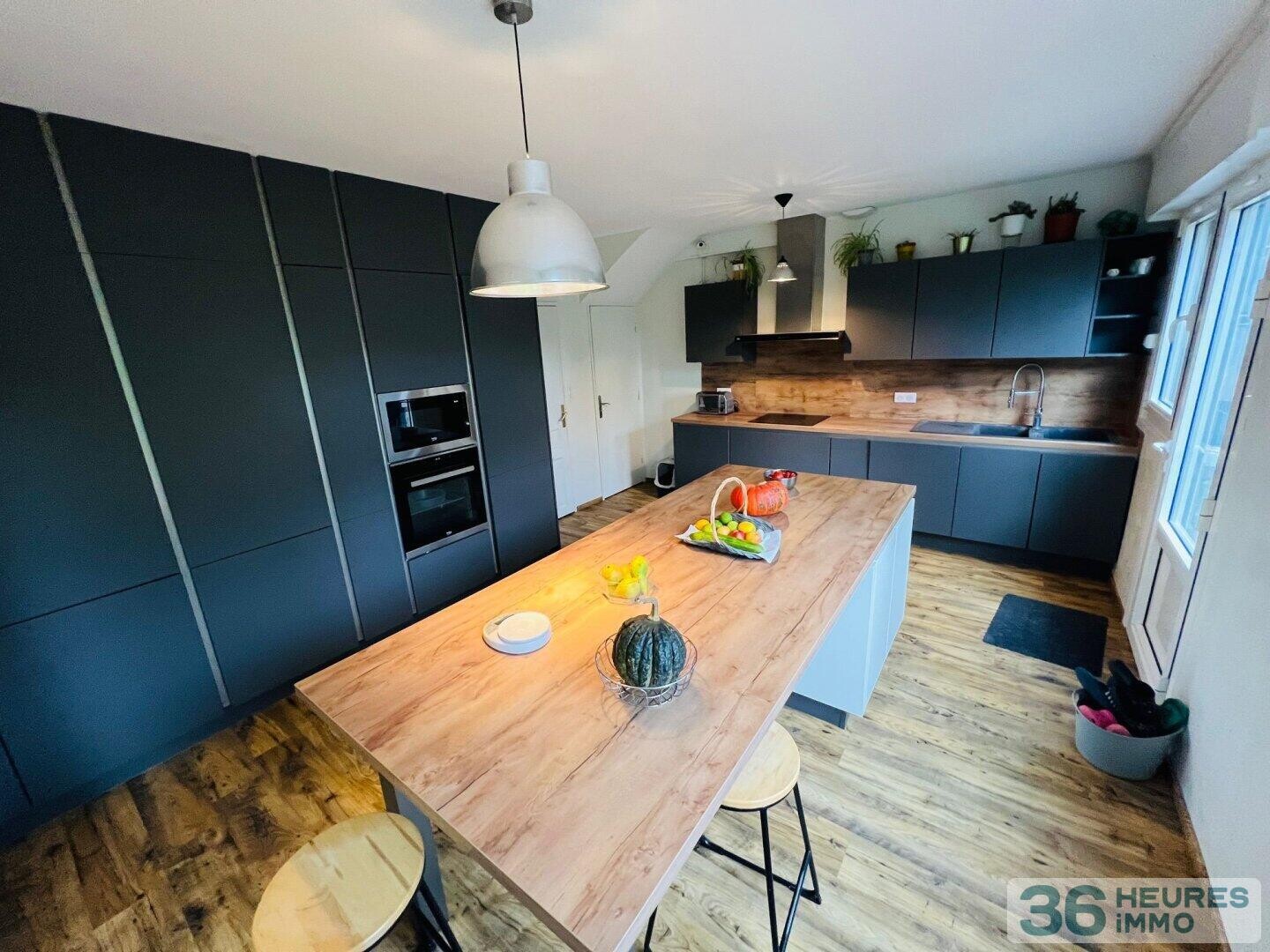 CROIX Beaumont 6 PIECES 135 m² Terrain 747 m² Garage