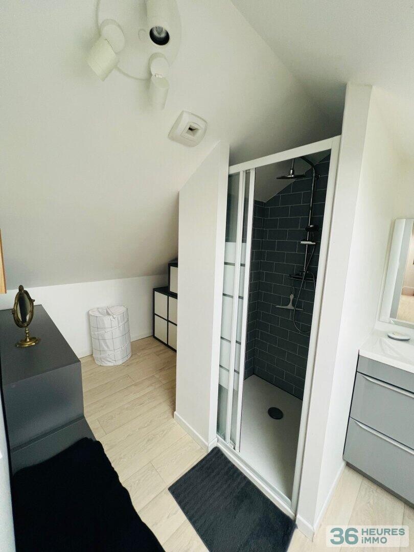 CROIX Beaumont 6 PIECES 135 m² Terrain 747 m² Garage