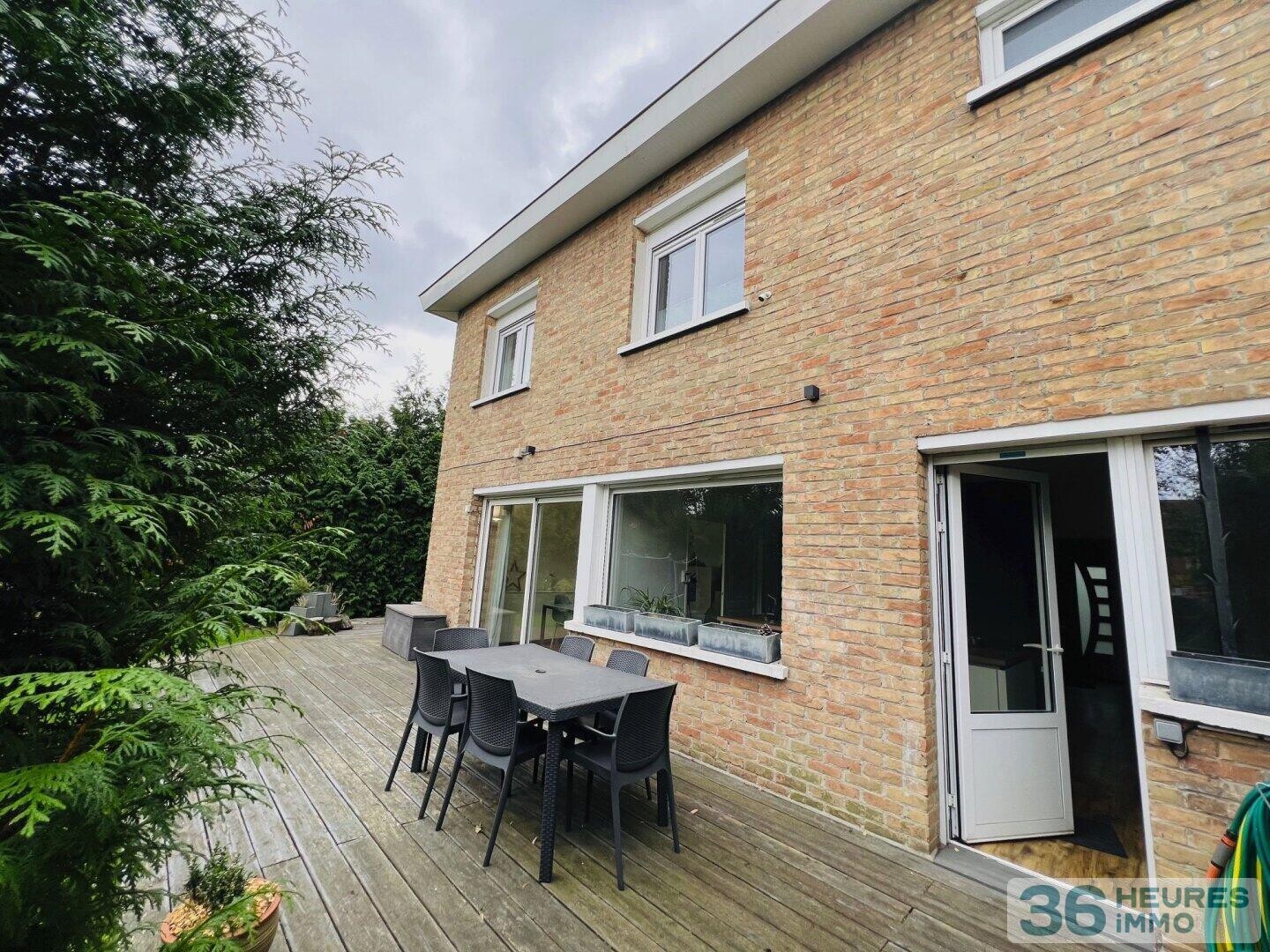 CROIX Beaumont 6 PIECES 135 m² Terrain 747 m² Garage