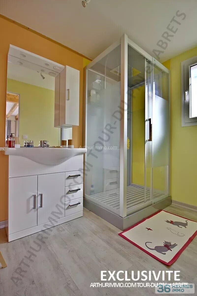 Maison à terminer d'aménager intérieurement.