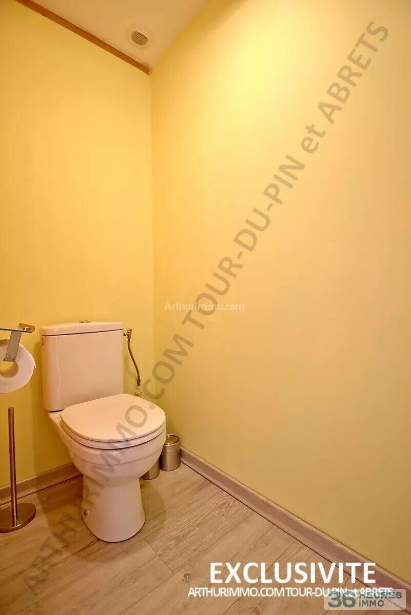 Maison à terminer d'aménager intérieurement.