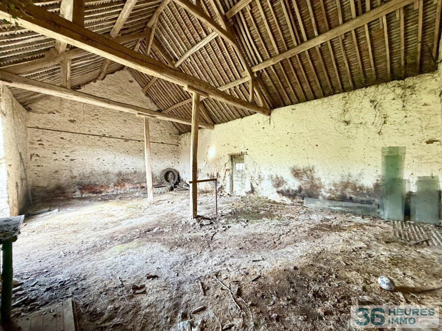 Grange 118m², Terrain 875m² à Bellot