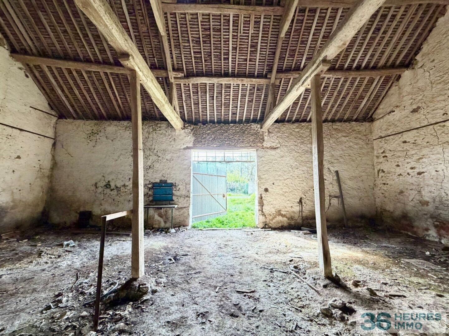 Grange 118m², Terrain 875m² à Bellot