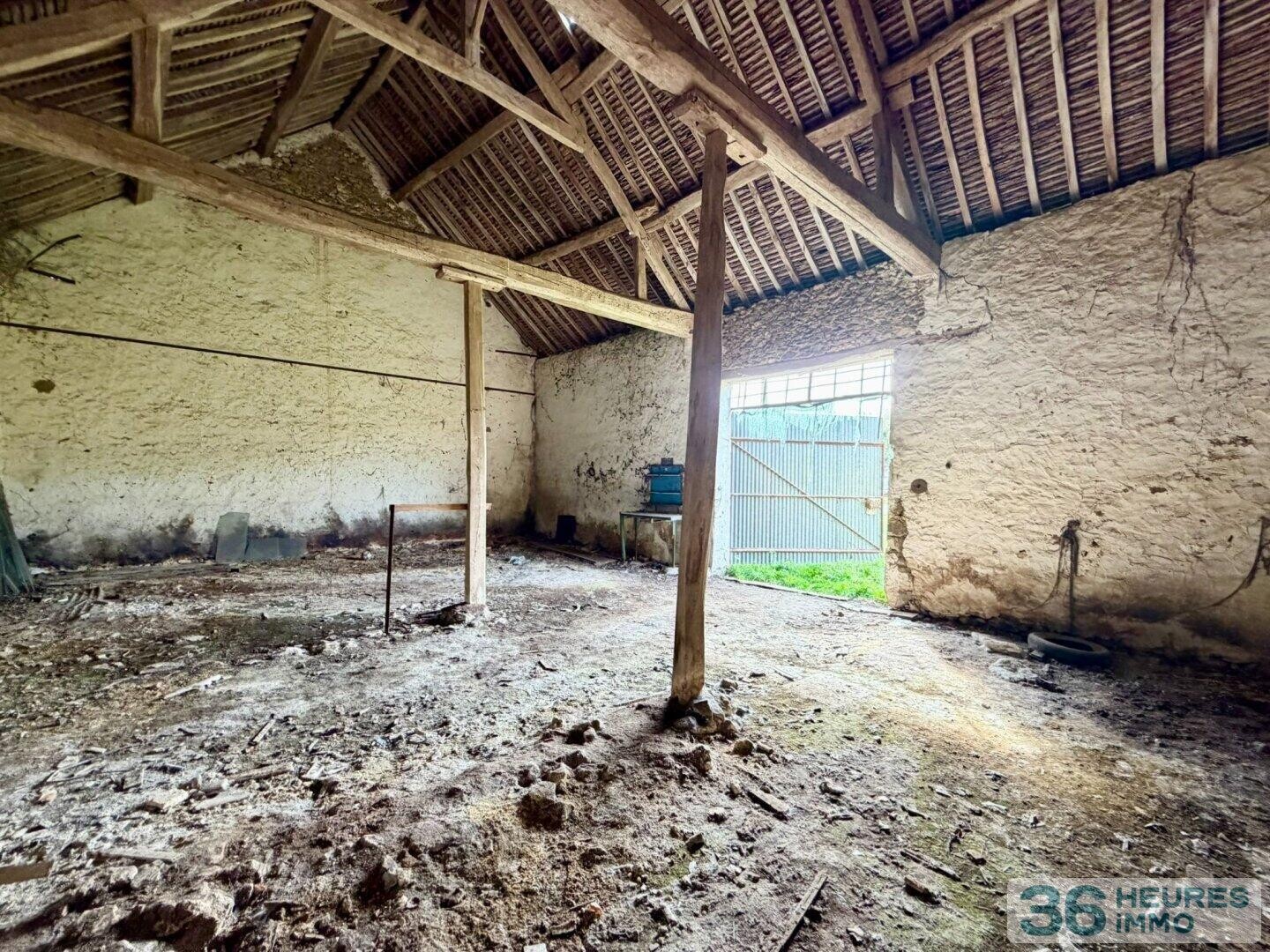 Grange 118m², Terrain 875m² à Bellot