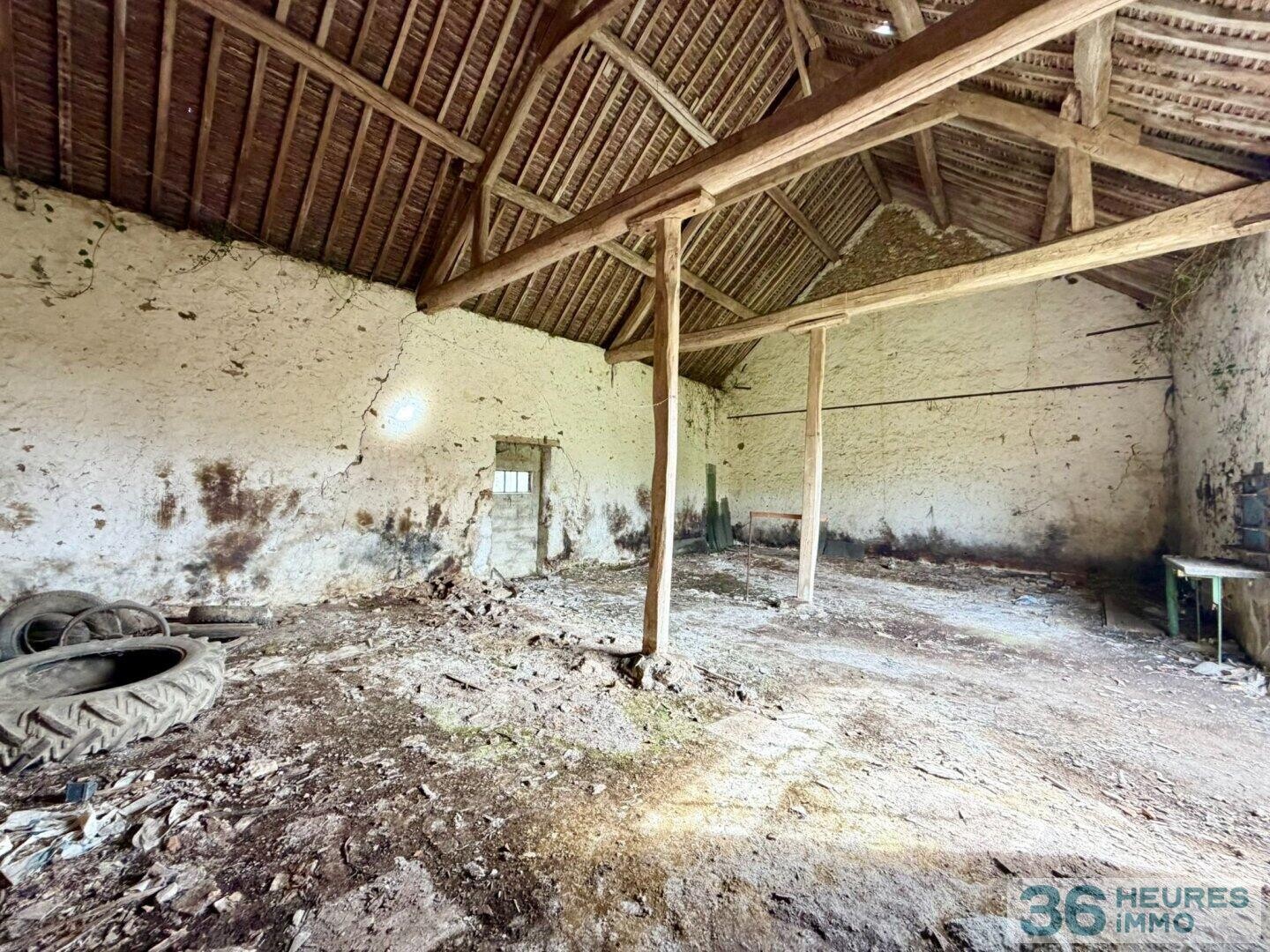 Grange 118m², Terrain 875m² à Bellot