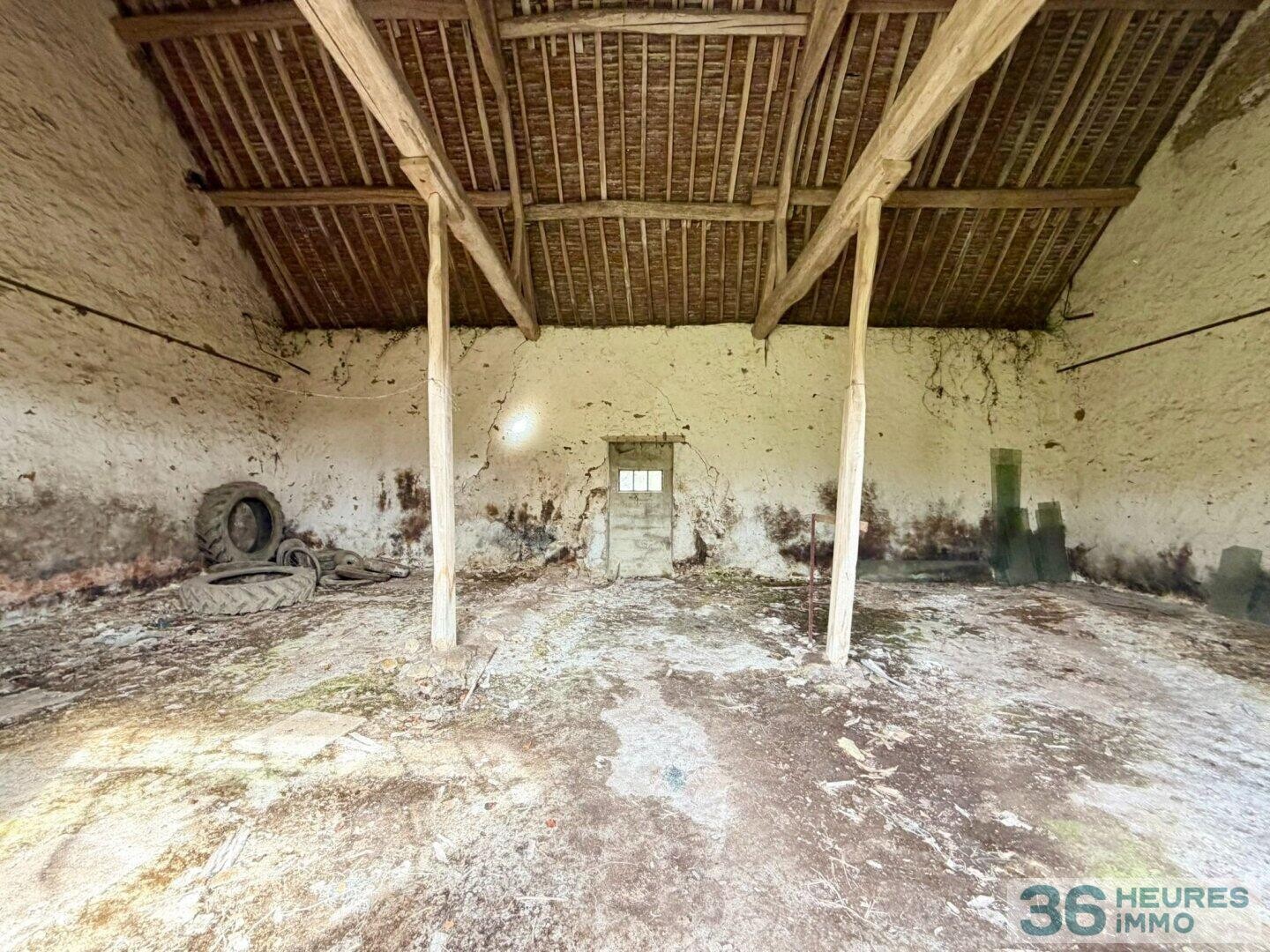 Grange 118m², Terrain 875m² à Bellot