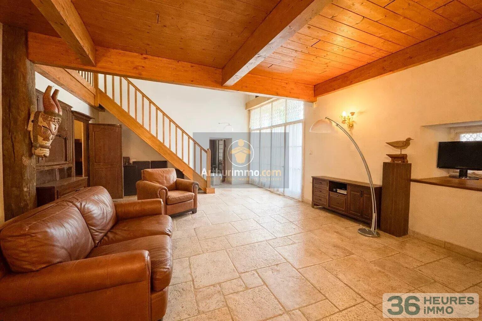 Maison de caractère aux volumes exceptionnels à Villiers-sur-Suize