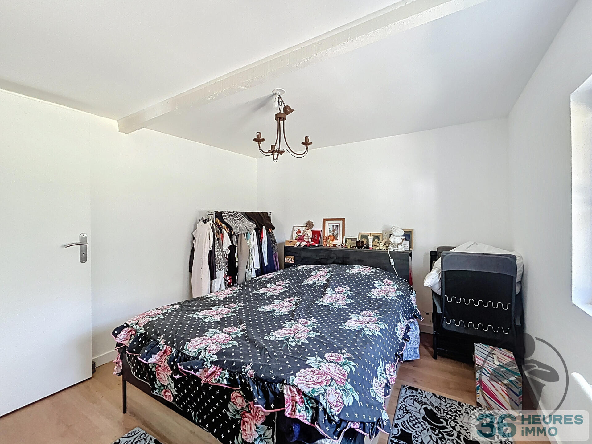 Maison en pierre rénovée avec jardin et terrasse