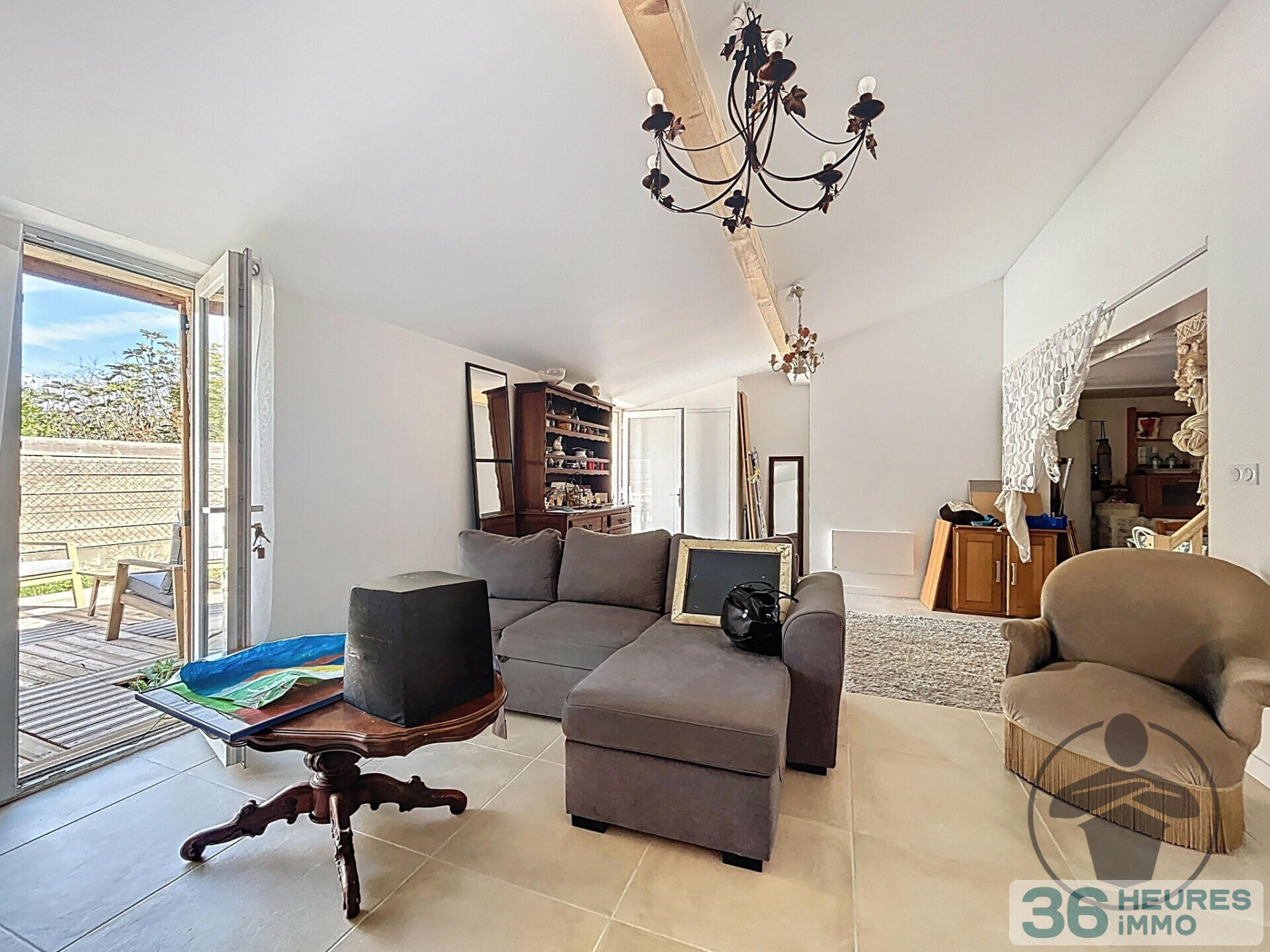 Maison en pierre rénovée avec jardin et terrasse